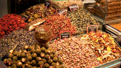 Turkey, Istanbul - Colorful spices and natural herbal teas in the Grand Bazaar